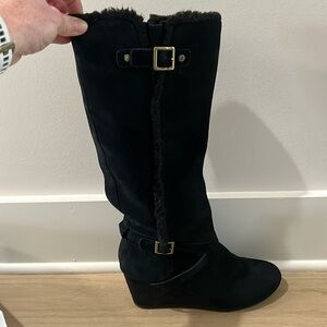 Black wedge boots (suede)